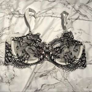 La Senza so free see through lace‎ bra size 34D